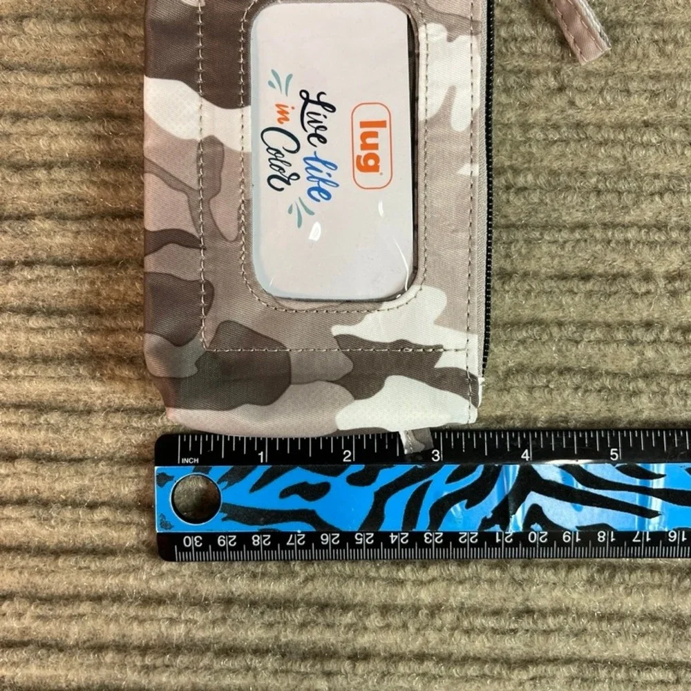 NWT Lug Metro XL Card Case Coin Pouch Taupe Camo Scallop Quilt New with Tags